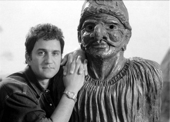 Stasera a Trani l'uomo che «fece sentire l'odore dell'anima» a Massimo Troisi: Lello Esposito