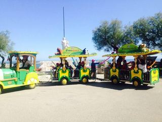 Trenino in villa comunale, un giro gratuito per le scuole materne ed elementari di Trani