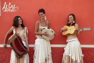 Oggi al Santo graal di Trani musiche tradizionali del Sud con «Le tre sorelle»