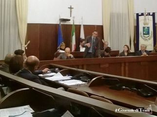 AGGIORNATO. Oggi torna il consiglio comunale di Trani: si aggiunge un nuovo debito fuori bilancio