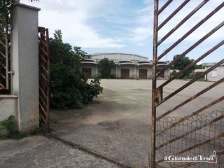 Ex mercato ortofrutticolo, giorni contati per gli occupanti: due mesi per andare via, o sarà sgombero coatto