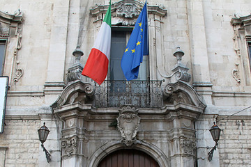 Consiglio comunale di Trani, prioritario il problema sicurezza in città: oggi incontro in Prefettura. E c'è emergenza rom