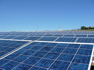 «Disturbano la circolazione autostradale»: il dirigente avvia l'iter per fare rimuovere parte dell'impianto fotovoltaico sulla Trani-Corato