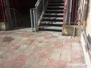 Trani, giù calcinacci dal De Amicis: in corso la messa in sicurezza dei cornicioni