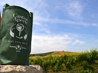 «Cantine aperte» fa il pieno di turisti anche a Trani, e il Movimento turistico del vino si prepara a «Calici di stelle»