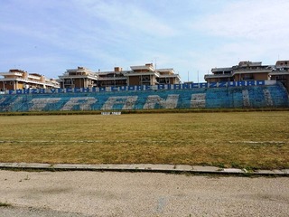 Erba bruciata allo stadio di Trani, De Michele: «Servono molti soldi, ma, prima dobbiamo approvare il bilancio». Gestione, Vigor ancora «provvisoria»