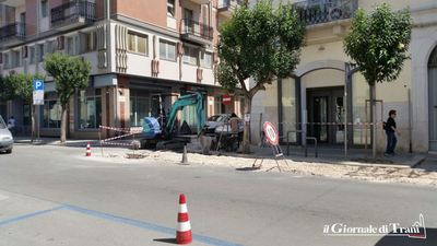 Trani, in corso Vittorio Emanuele le strisce sono già da rifare. Pagherà la ditta che sta eseguendo gli scavi