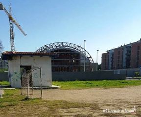 AGGIORNATO. Trani, derubati tre minorenni a villa Bini. Un ragazzo porta via loro i telefonini
