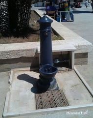 Alla spiaggia di Trani torna la fontana, ma non ancora l'acqua. Possibili, nuovi rischi di otturazione da sabbia