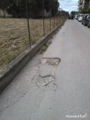 Buche a Trani, esasperati i residenti di via Cilea