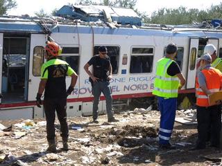 Tragedia Bari nord, la Procura di Trani indaga i due capistazione. Oggi si attende Mattarella a Bari