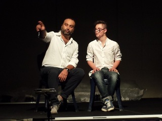 Al giullare è la gran serata finale: si premieranno i vincitori e, anche, la cattedrale di Trani