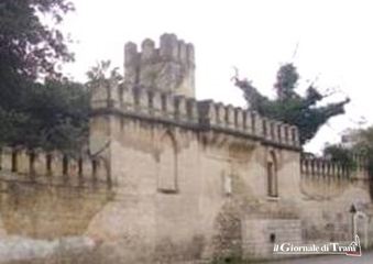 Trani, dal muro di Villa Telesio è crollata la torretta: le proposte urgenti del comitato di quartiere