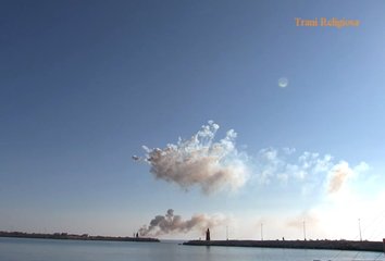 VIDEO. Festa patronale di Trani, la diana domenicale si chiama testualmente così: «Scherzi pirotecnici»