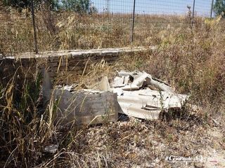 Amianto accanto all'ex discarica di Trani, ci risiamo. E masseria Sant'Elena va sempre più in malora