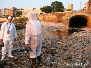 Mare di Trani, due bollini rossi nei pressi dei collettori dalla società incaricata dal Comune. Per Arpa, ancora «incontaminato»