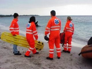 AGGIORNATO. Trani, il 16enne che ha rischiato l'annegamento è ancora grave: resta in prognosi riservata