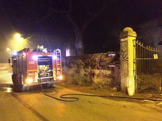 Trani, tre settimane da dimenticare: brucia per la terza volta il rudere di via Verdi
