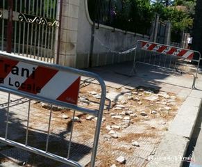 Marciapiede dissestato, cittadina finisce in ospedale: Trani, transenne anche in viale De Gemmis