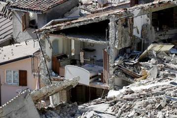 Terremoto, Mennea: «Basta raccolte. Attendere le indicazioni dei sindaci». Ma il Comune di Trani non ne ha avviata alcuna