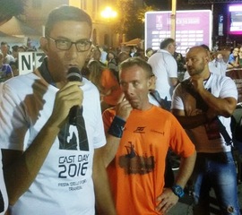 Cast day, oggi la chiusura davanti alla villa di Trani. Il programma