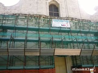 Facciata non sicura, il Comune di Trani dispone il mantenimento della tutela di san Domenico fino a fine anno