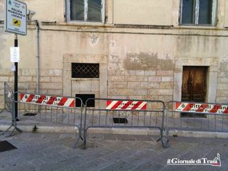 Transenne ovunque? Fra eventi ed emergenze, il Comune di Trani si era coperto con altre centocinquanta. Acquistate anche cento piantane: spesa, 17mila euro