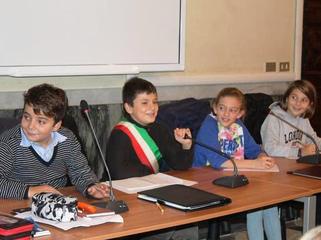 Consiglio comunale dei ragazzi, il Comune di Trani cerca un’associazione che se ne occupi. Gratis