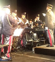 «Quella carezza della sera» prima del diluvio: a Trani, nella festa del Jobel, l'omaggio della Fanfara della Polizia a Rino Lafiandra ed ai grandi della musica