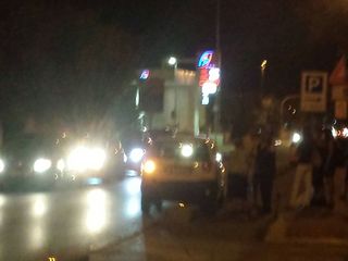 La pista ciclabile sulla strada fra Trani e Corato tradisce ancora: auto sul cordolo, illesi gli occupanti