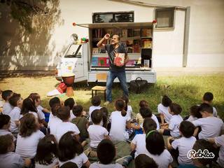 Dialoghi di Trani, oggi anche i Dialokids e la consegna dei libri della Biblioapecar alla biblioteca comunale
