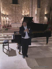 Bahrami nella cattedrale di Trani: «L'Italia dovrebbe essere un Paese fondato sulla cultura: condividiamola»