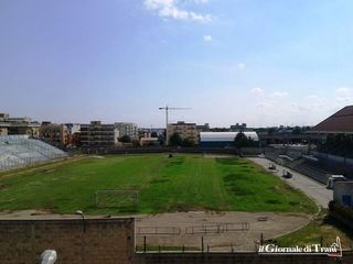 Crisi Trani, per il momento spunta solo l'erba allo stadio. Bottaro: «Nessun imprenditore da me, sono preoccupato»