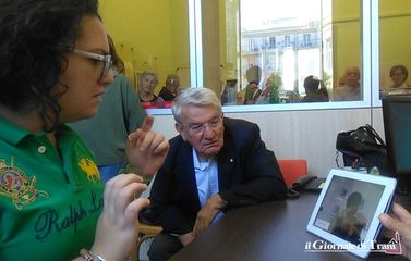 Il Comune di Trani primo in Italia accessibile ai sordi grazie ad “E-lisir”. Bottaro: «Se queste sono cose secondarie per qualcuno, siamo contenti di essere i primi»