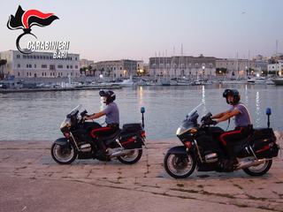 Porto di Trani, ruba un borsello ma vuole strafare: il bancomat lo tradisce