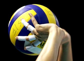 Volley donne, che lusso: due Trani in serie C. Atlete e progetti dell'Aquila azzurra