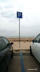 AGGIORNATO. Parcheggi a pagamento, scomparsi un segnale «e mezzo» davanti al castello di Trani: multe nulle? Da Amet: «In settimana tutti i nuovi cartelli»