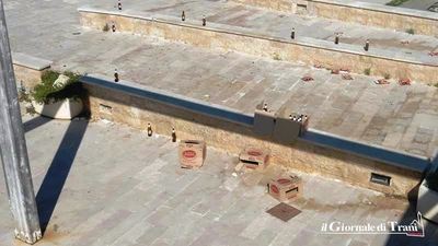 Trani, indietro a tutta birra al lido Marechiaro: centinaia di bottiglie dopo una notte passata a bere