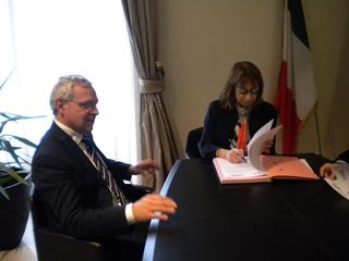 Migranti, firmato un protocollo d’intesa tra Prefettura Barletta-Andria-Trani e Asl Bt per l’assistenza sanitaria