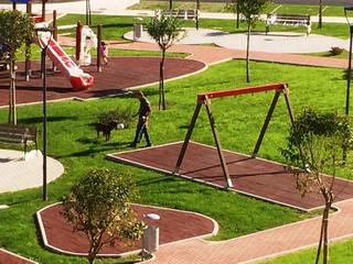 Via Polonia, quel parco è troppo invitante: già tutti dentro. Il sindaco di Trani: «Prima attiviamo le telecamere, poi lo inauguriamo»