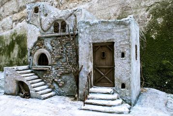 Fino a questa sera, presso la sede 