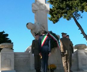 Commemorazione defunti, il sindaco di Trani volge il pensiero della città alle vittime di sismi e conflitti