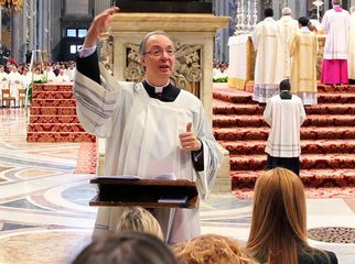 Oggi, in cattedrale, Trani incontra il sacerdote musicista più famoso d'Italia: mons. Marco Frisina
