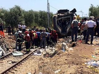 Scontro fra treni, per la Procura di Trani «il blocco telefonico non è sicuro». Nominati tre periti, probabili nuovi indagati