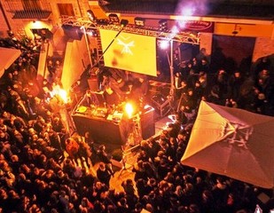 Il conto alla rovescia di Capodanno è già partito: lo Street festival raccoglie adesioni per la serata del 1mo gennaio in via Lagalante. Patrocinio gratuito del Comune di Trani