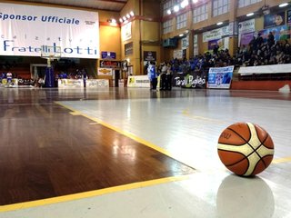 Il basket tutto di domenica: incrocio Trani-Santerano, Juve in casa, Avis fuori