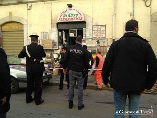 AGGIORNATO. Trani, mezzogiorno di fuoco e sangue: sparano alle gambe di due commercianti per rapina. Un malvivente forse visto in faccia