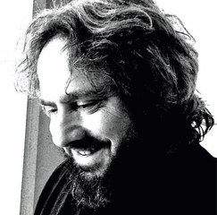 Lo scrittore di Trani Rino Negrogno leggerà alcuni passi dei suoi libri oggi, in un convegno a Bisceglie