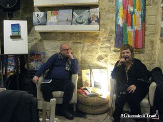 Grazia Verasani, incantata dalla città, “si confessa”: «Mi piacerebbe vivere a Trani». E racconta il suo libro “Lettera a Dina”