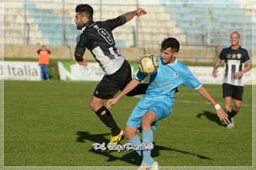 Trotta illude, poi la Vigor si smarrisce: Trani-Galatina 1-4 e giocatori a rapporto dai tifosi